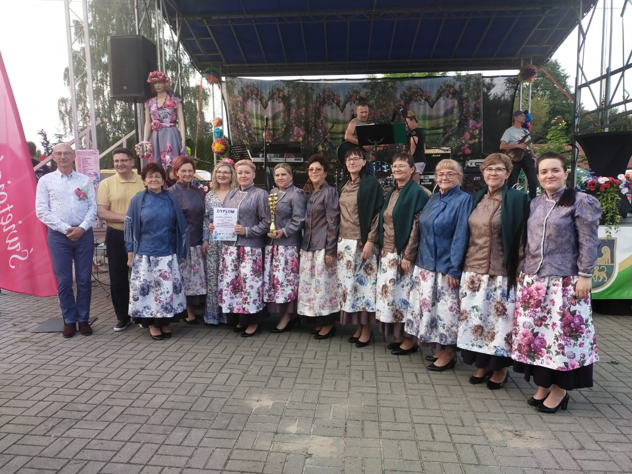 Festyn rodzinny "JESTEŚMY RAZEM" na Trzech Wzgórzach - zdjęcie 2