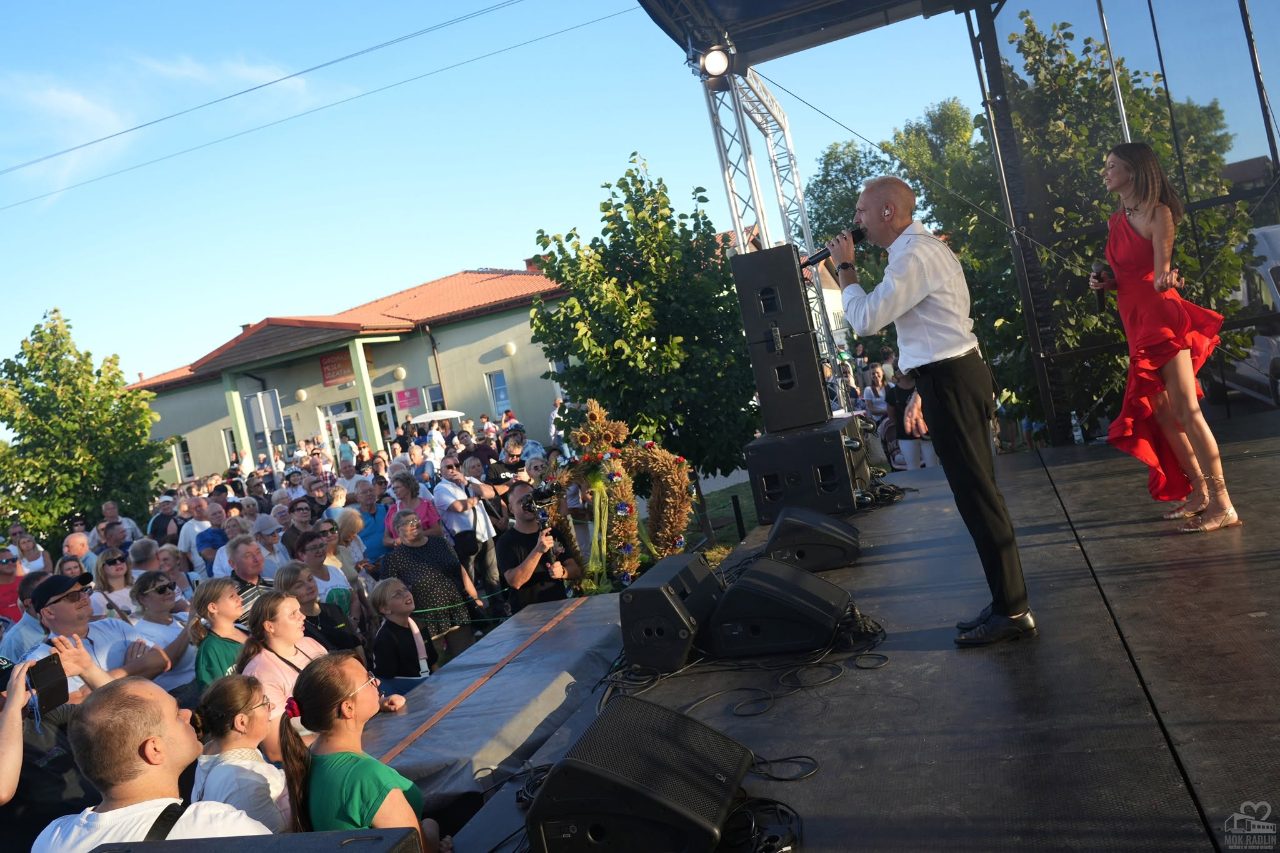 Dożynki w Radlinie-Głożynach – tradycja, muzyka i wspólne świętowanie - zdjęcie 12