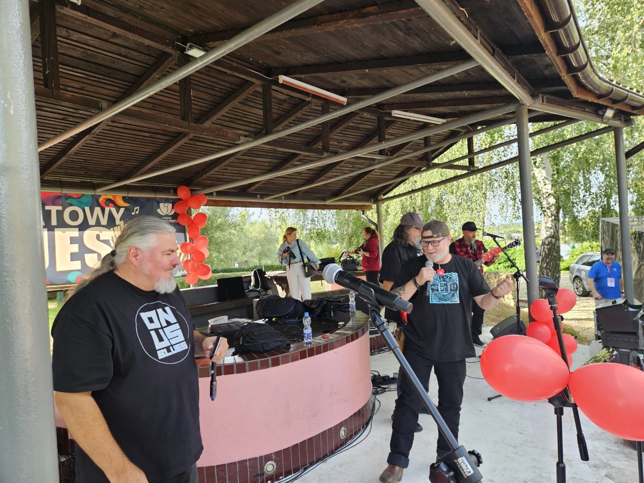 Powiatowy Blues w Olzie – muzyka, integracja i wspólna zabawa - zdjęcie 11